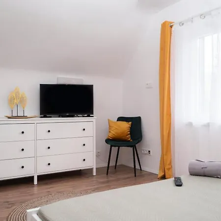 Irisz Teljes Haz فيلة