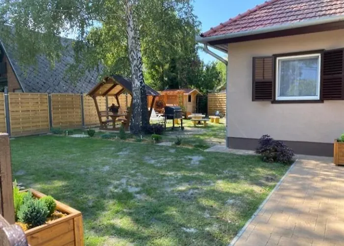 Irisz Teljes Haz 别墅 Balatonmáriafürdő